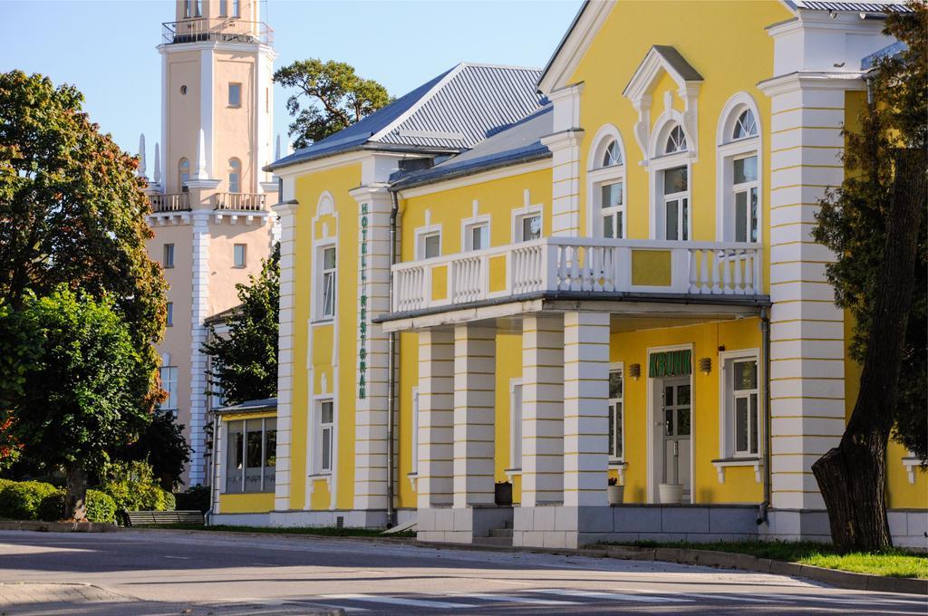 Hotel Krunk Sillamäe Екстериор снимка