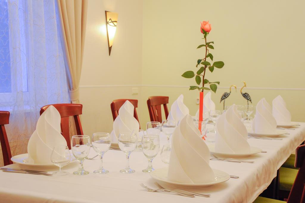 Hotel Krunk Sillamäe Екстериор снимка
